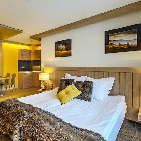 Amira Boutique Hotel Bansko Eksteriør billede A bedroom in a hotel