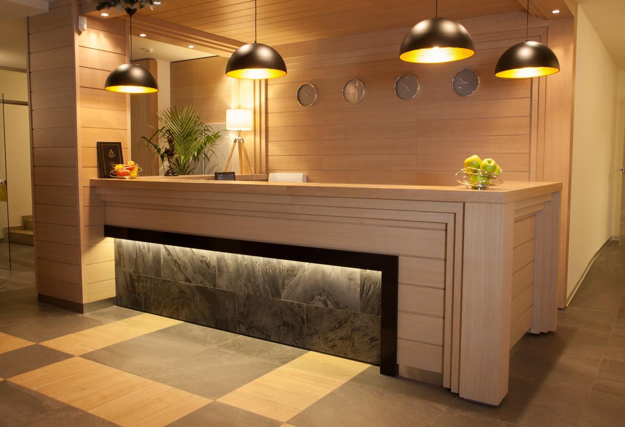 Amira Boutique Hotel Bansko Eksteriør billede Reception desk