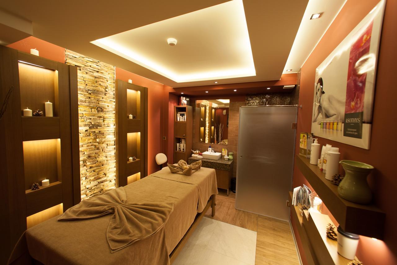 Amira Boutique Hotel Bansko Eksteriør billede A treatment room at a spa